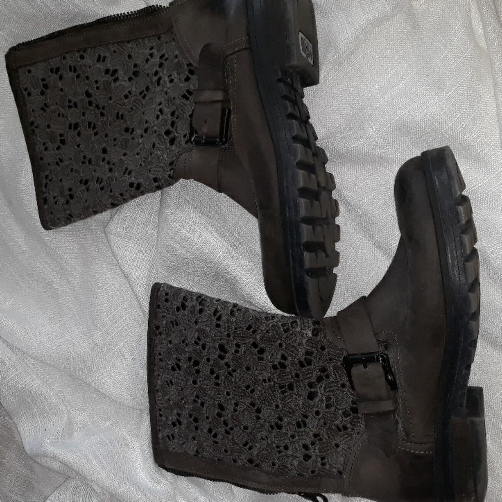 Miu Miu brown leather and lace womens shin high boots. Made in Italy. Size 8.5